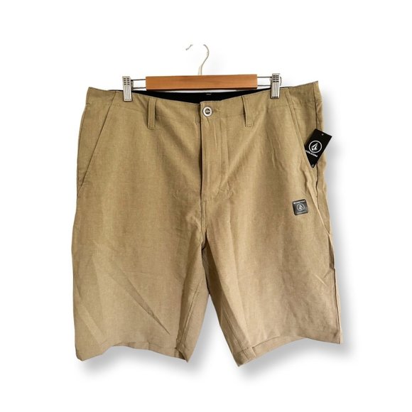 New Volcom Men’s Size 36 Shorts Surf N' Turf 4 Way Stretch Khaki NWT - Picture 1 of 12